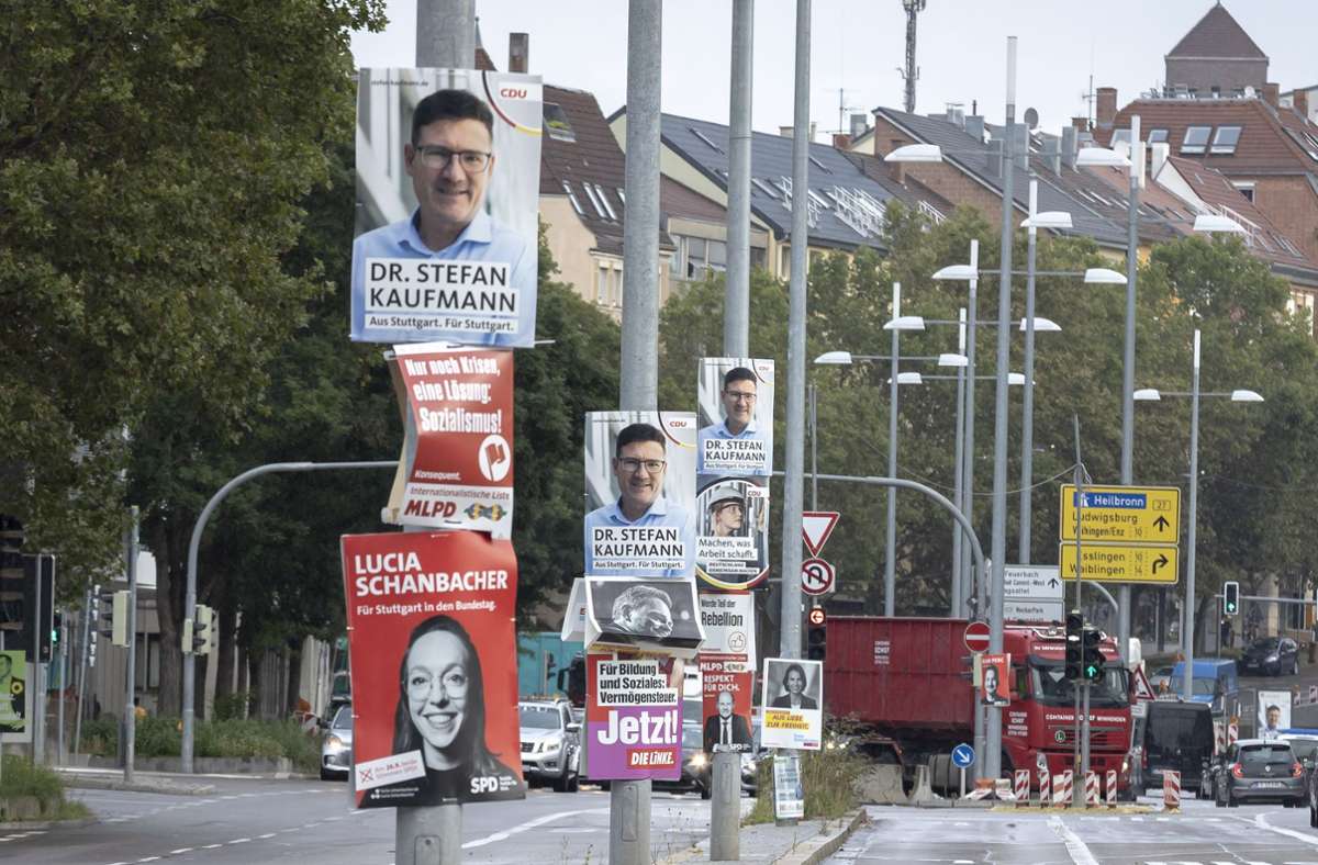 Ganz schön voll: Wahlwerbung in Stuttgart.