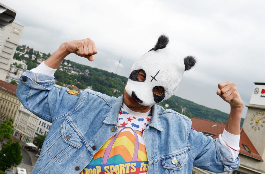 Den größten Erfolg in 20 Jahren Chimperator hatte das Label mit dem Rapper mit der Pandamaske. 2012 war das Jahr, in dem Cro seinen großen Durchbruch hatte.