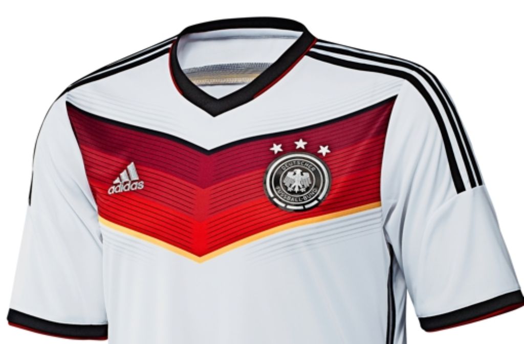 Bedeutsame Details: das Heimleibchen der deutschen Nationalmannschaft. In der folgenden Bilderstrecke zeigen wir die historischen WM-Trikots der Deutschen.