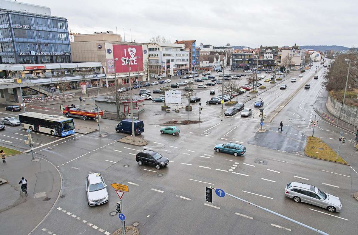 Der Böblinger Busbahnhof Anfang 2012, kurz bevor der Großumbau des Areals begann. Heute stehen hier die Mercaden.