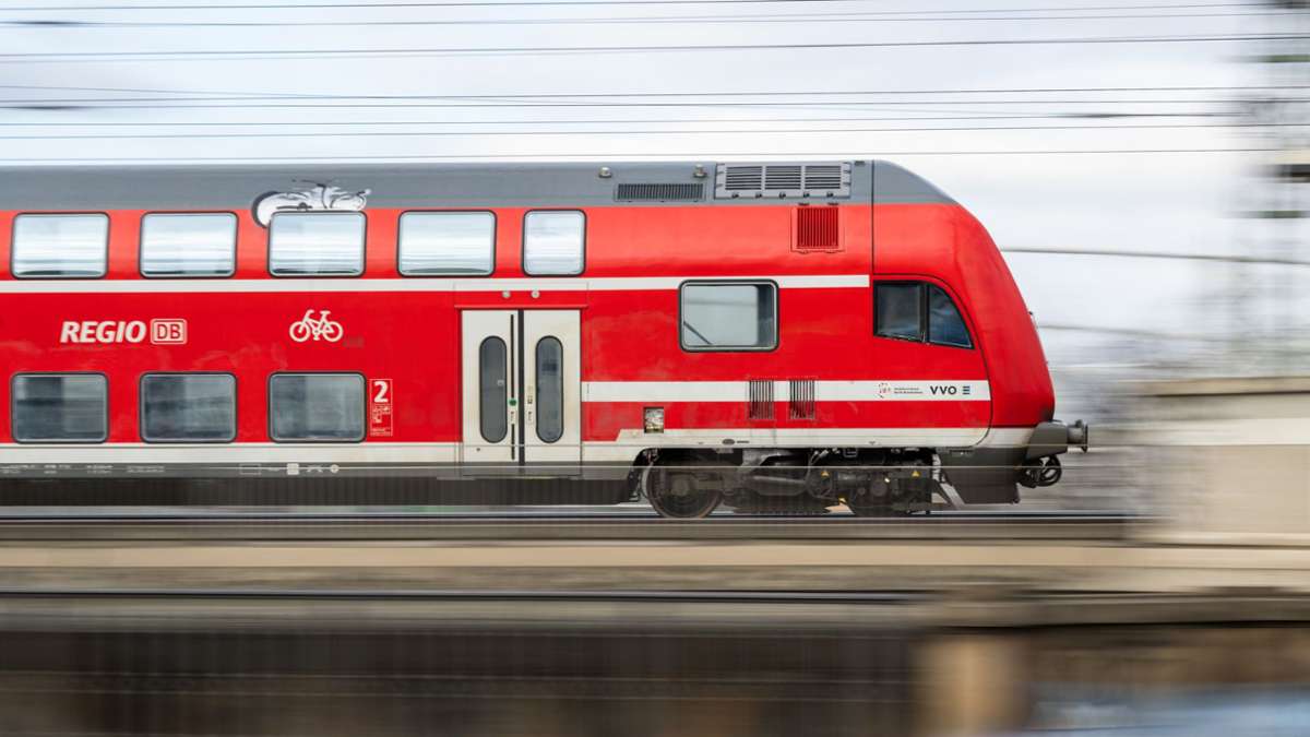 Tübingen: 20-Jähriger zwingt Zug zur Vollbremsung – im Gleis verirrt