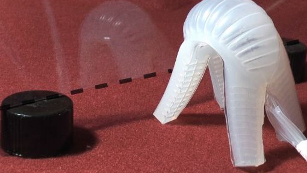 Tintenfisch-Roboter: Wie ein liegendes, kopfloses Gummimännchen