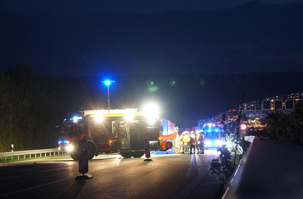 Auf der A81 bei Mundelsheim in Richtung Stuttgart hat es einen tödlichen Unfall gegeben.