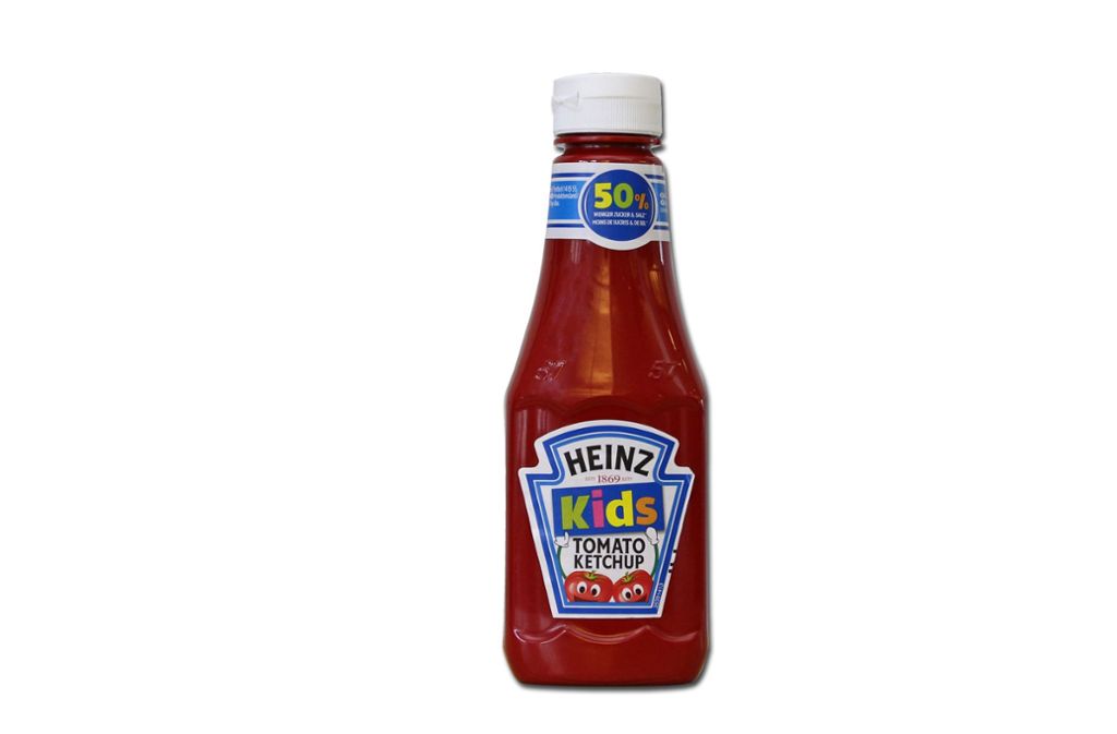 Kandidat vier kommt vom Ketchup-Hersteller Heinz. Von dem gibt es laut der Verbraucherorganisation „Kids Tomato Ketchup“ für 6,30 Euro je Liter und „Tomato Ketchup“ für 4,28 Euro zu kaufen. Zutatenliste und Nährwertangaben beider Produkte seien aber identisch. Eine Abzocke für Eltern, kritisiert Foodwatch.