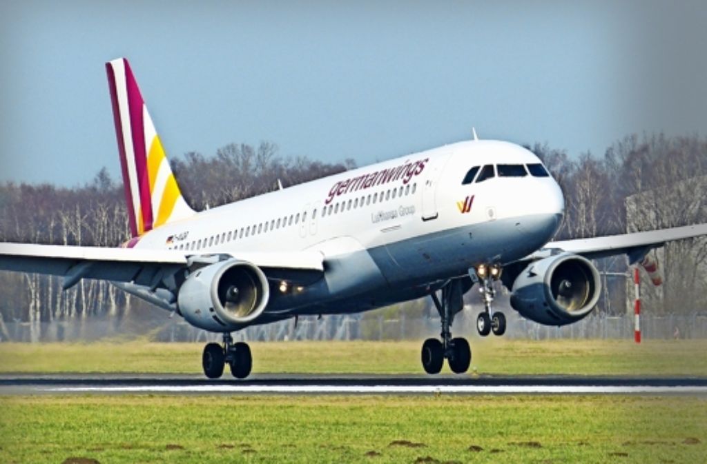 Am Dienstagmorgen startet der Airbus des Typs A320 mit Verspätung in Barcelona. Auf ihrem Weg nach Düsseldorf stürzt die Maschine über Südfrankreich ab. An Bord der Maschine befanden sich 144 Passagiere und sechs Crew-Mitglieder befunden.