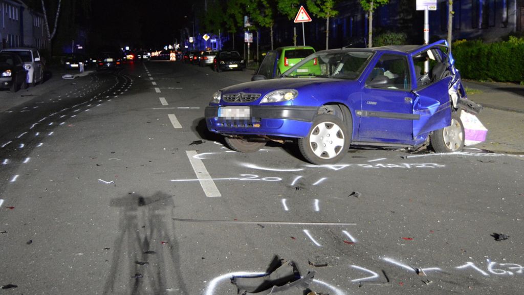 Moers am Niederrhein: Fahrer nach tödlichem Autorennen wegen Mordes angeklagt