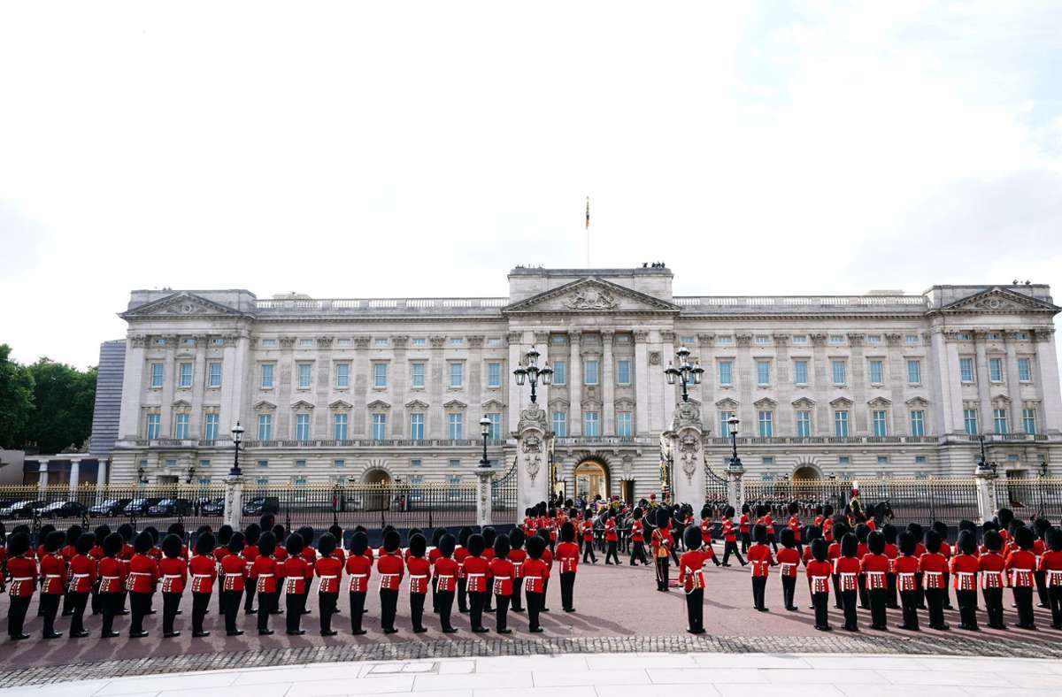 Der Trauerzug startete am Buckingham-Palast.