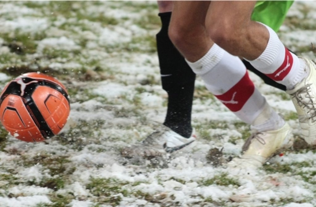 Wegen des Winterwetters hat der FC Würzburger Kickers das Testspiel gegen den VfB Stuttgart am Sonntag abgesagt. Foto: Pressefoto Baumann