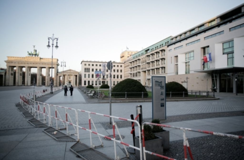 Die französische Botschaft in Berlin am Tag nach dem Terror.