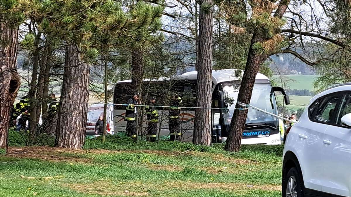 Unfall: Drei Mädchen sterben bei schwerem Busunfall in der Slowakei