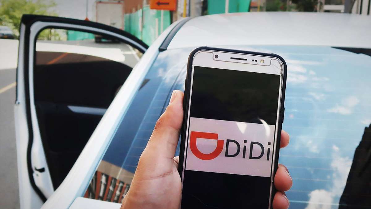  Der Fahrdienstanbieter Didi ist mit 400 Millionen registrierten Kunden weit erfolgreicher als sein US-Pendant Uber. Nun nimmt ihn das Regime Chinas an die Kandare, weil sich der Konzern etwas zu viel herausgenommen hat. 