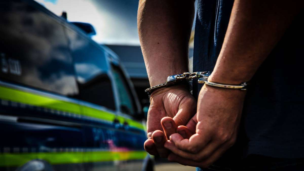 Einbruch in Plochingen: Maskierter mit Axt von Polizei festgenommen