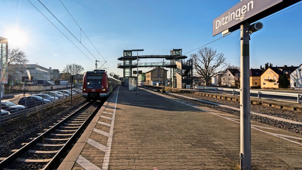 Bauarbeiten am Bahnhof Ditzingen: Aufzug ermöglicht Übergang über die Gleise