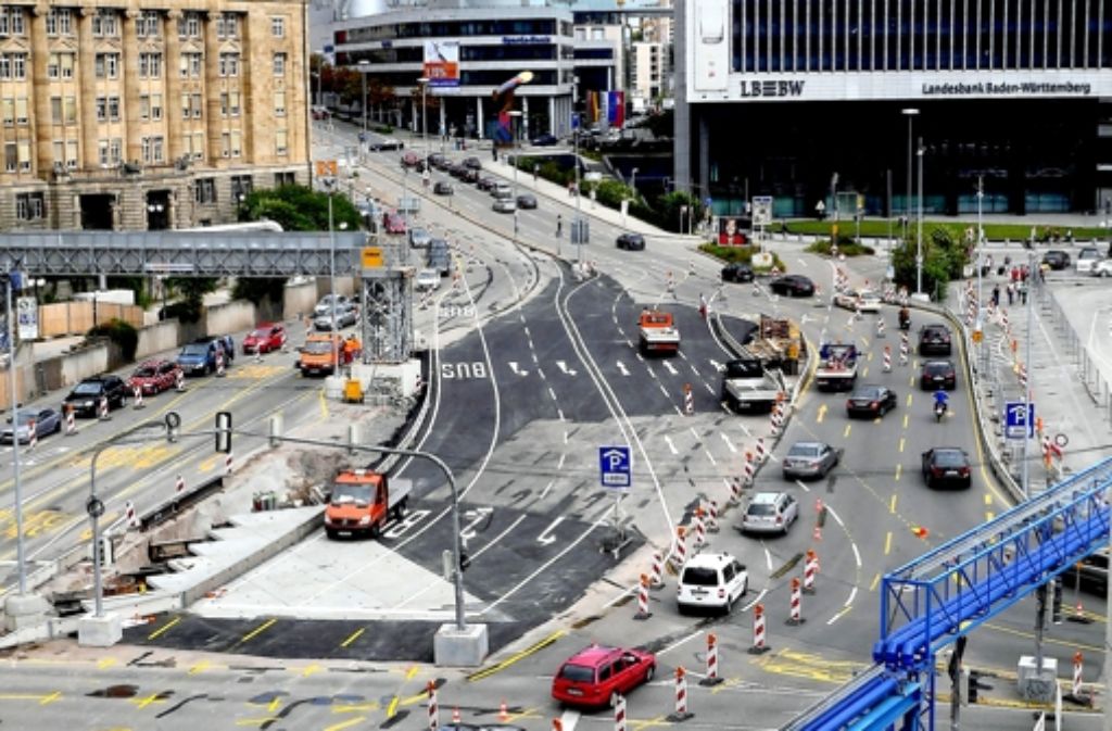 Die Kreuzung vor dem Hauptbahnhof hat sich abermals verändert. Foto: factum/Weise