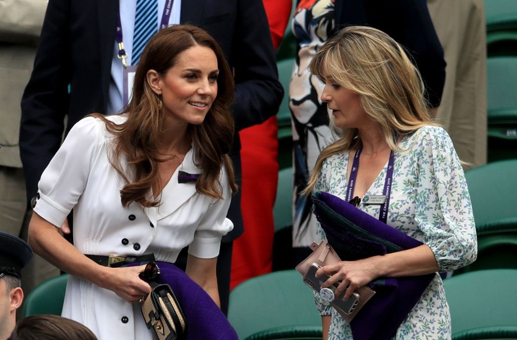 Herzogin Kate präsentierte sich beim Tennisturnier in Wimbledon im weißen Kleid, während Meghan ...
