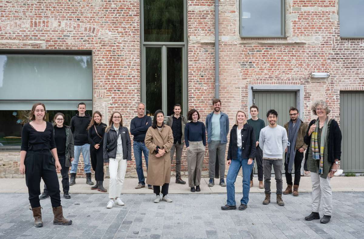 Mechthild Stuhlmacher ist am 15. Dezember zu Gast bei den Karlsruher Architekturvorträgen. Das Bild zeigt das Team ihres niederländischen Büros Korteknie Stuhlmacher Architecten.