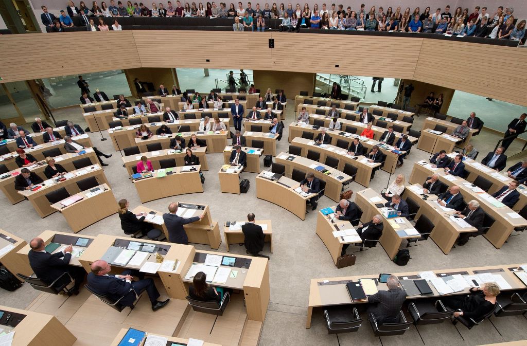 Die AfD-Fraktion im Stuttgarter Landtag – hier am rechten Rand – ist die größte Oppositionspartei.