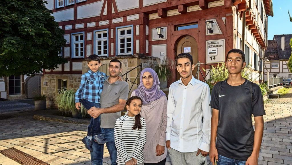  2015 kamen sie nach Deutschland, weil sie im Irak bedroht wurden. Nun lebt die Familie al-Obaidi gut integriert im kleinen Hessigheim – und soll abgeschoben werden. Das Dorf startet eine Petition. 