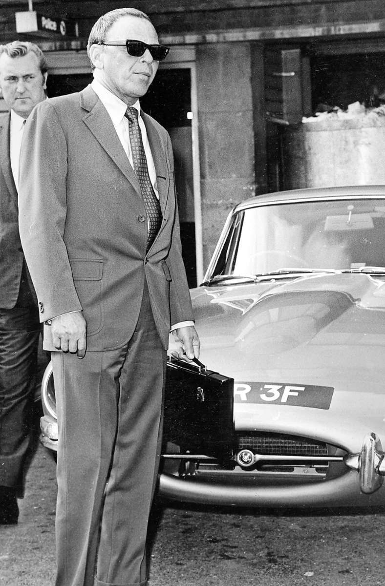 Frank Sinatra war auch entflammt für den englischen Sportwagen.