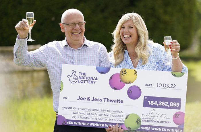 Lotto-Rekord in Großbritannien: Dieses Paar hat gerade 184 Millionen Pfund gewonnen