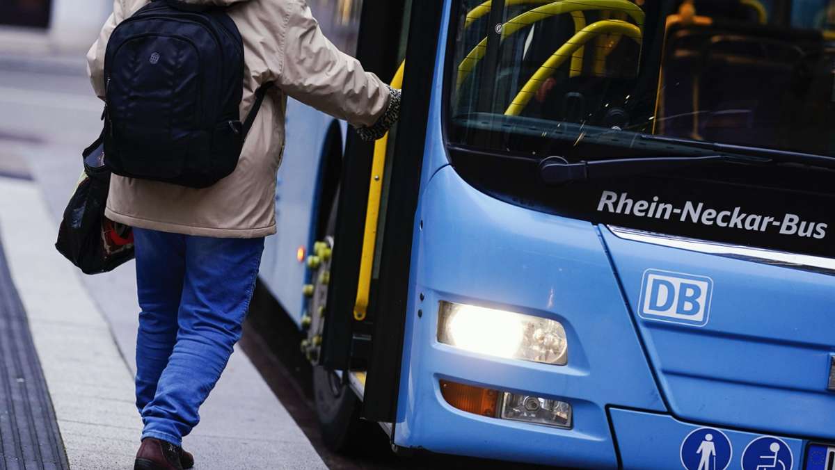Baden-Württemberg: Warnstreiks legen Busse und Bahnen lahm