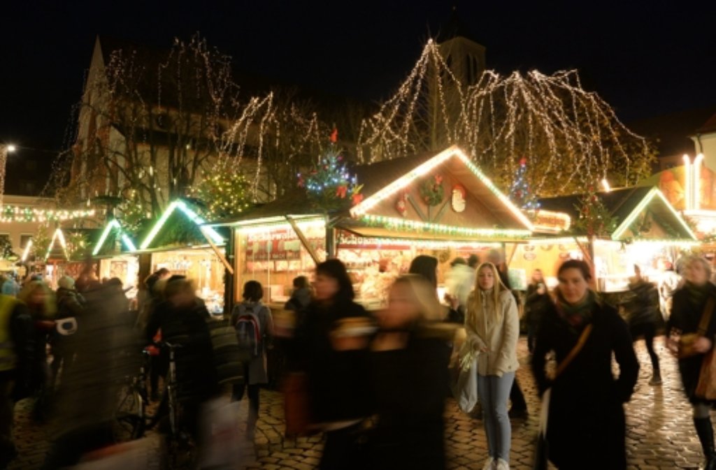 123 Buden hat der Weihnachtsmarkt in Freiburg zu bieten.