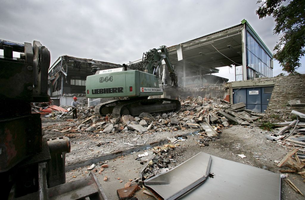 Von Herbst 2007 an ist der Messe-Komplex abgerissen worden.