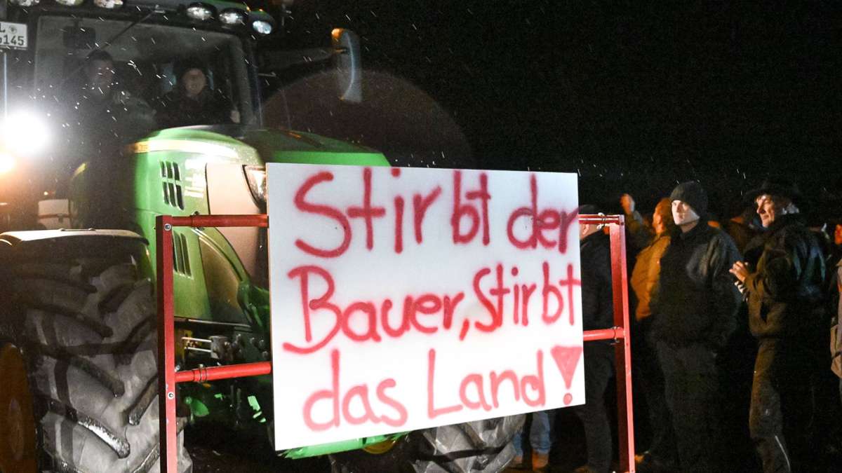 Bauern-Demos vor Protestwoche: Hunderte mit Traktoren in Günzburg auf der Straße