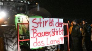 Hunderte mit Traktoren in Günzburg auf der Straße