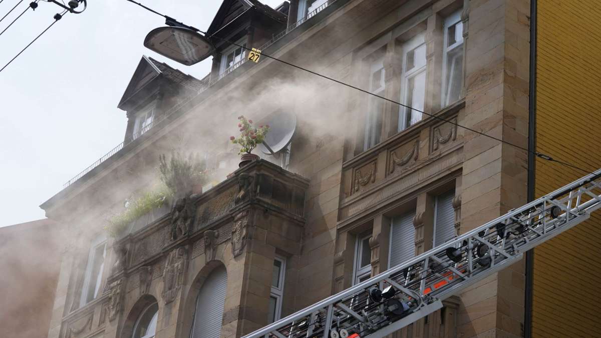 Drei Verletzte in Stuttgart-West: Zwei Brände halten Feuerwehr und Rettungskräfte in Atem