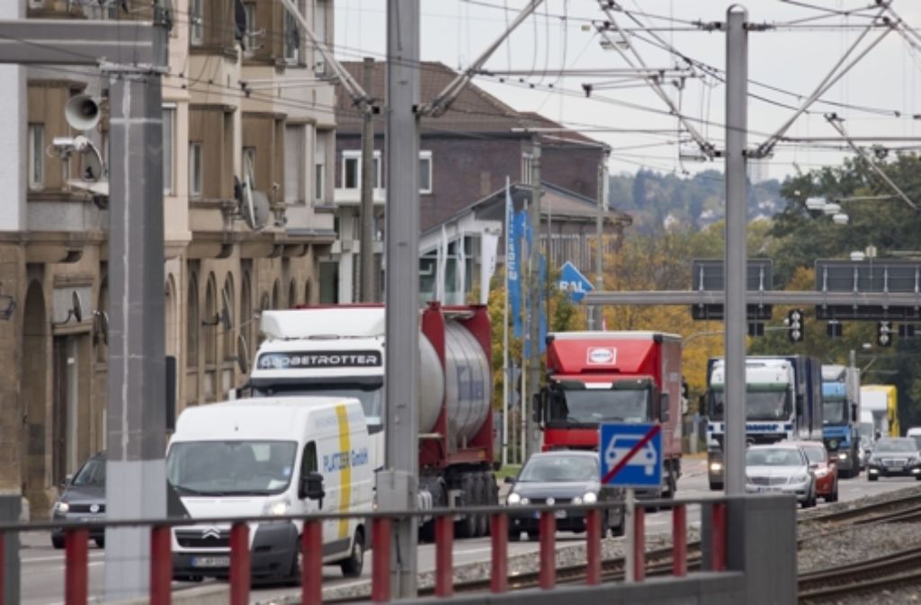 Der Rosensteintunnel soll die Pragstraße täglich von 20 000 Fahrzeugen entlasten. Foto: Michael Steinert