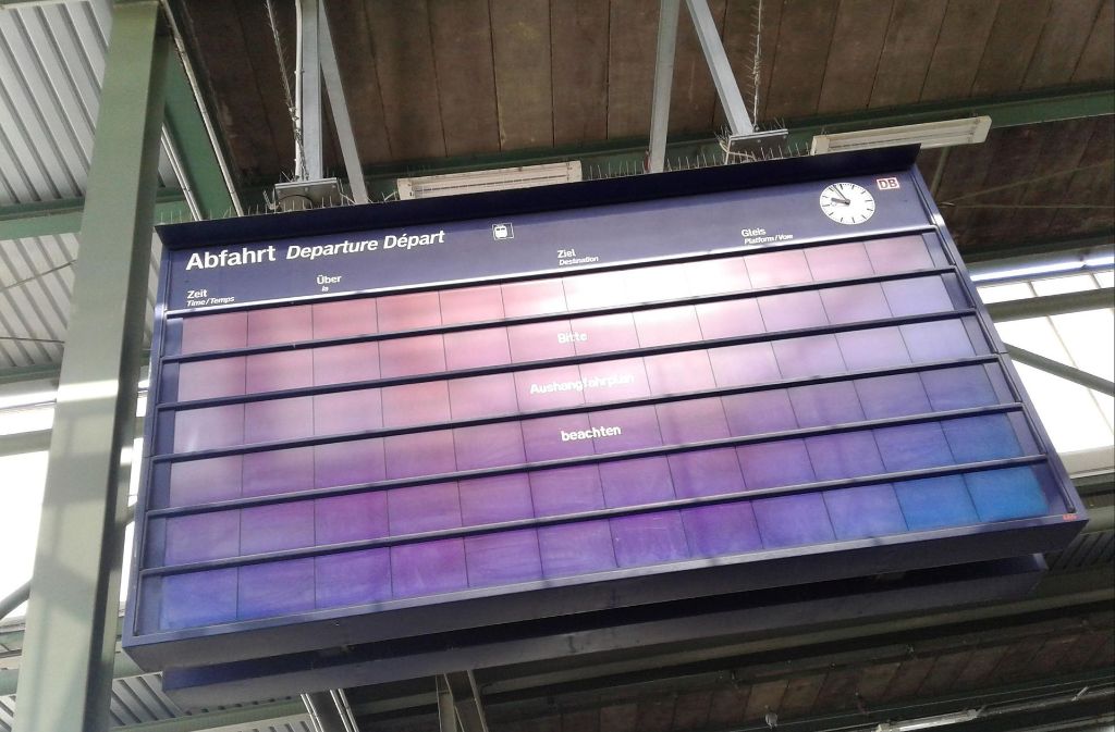 Bei der Bahn sind auch in Stuttgart die Anzeigetafeln teilweise ausgefallen.