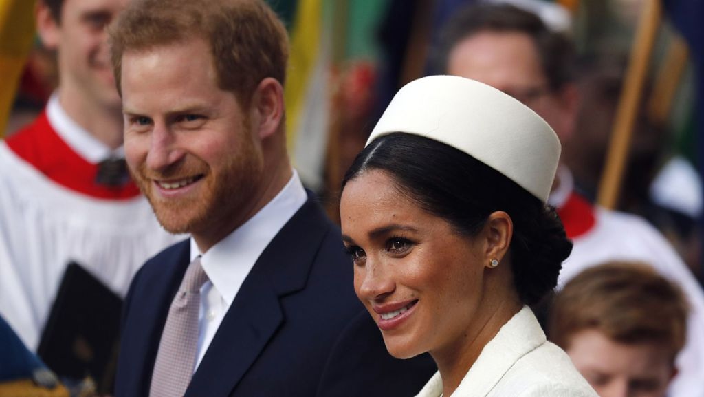  Die Babyvorbereitungen bei den britischen Royals laufen auf Hochtouren. Nun haben die werdenden Eltern Harry und Meghan die Öffentlichkeit ermuntert, an Wohltätigkeitsorganisationen zu spenden anstatt das Paar zur Geburt zu beschenken. 