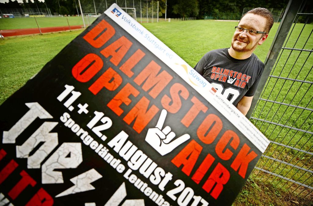 Oliver Idler ist Vorsitzender des Vereins Rockinitiative Leutenbach, der das Konzert auf dem Sportplatz am Ortsrand organisiert.