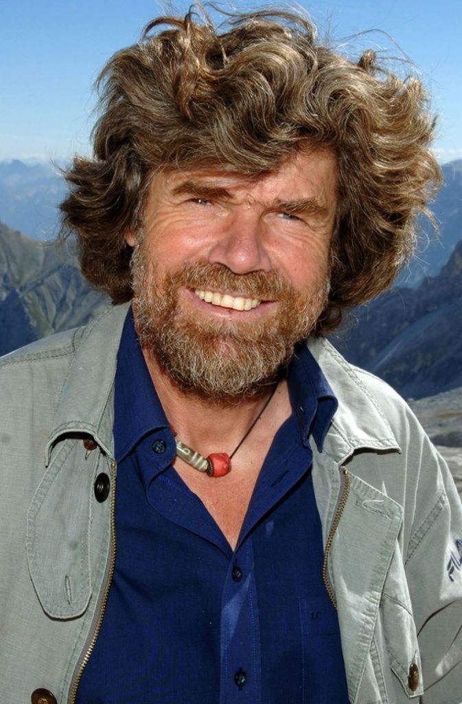 1980: Am 20. August 1980 steht Messner nach der ersten Solobesteigung des Everest alleine auf dem Gipfel des Mount Everest.