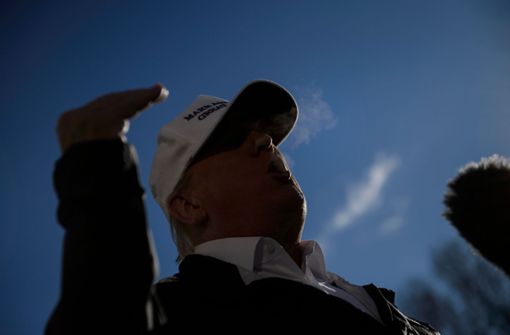 Der US-Präsident Donald Trump gibt den Demokraten die Schuld für sein Fernbleiben beim Weltwirtschaftsforum. Foto: AFP