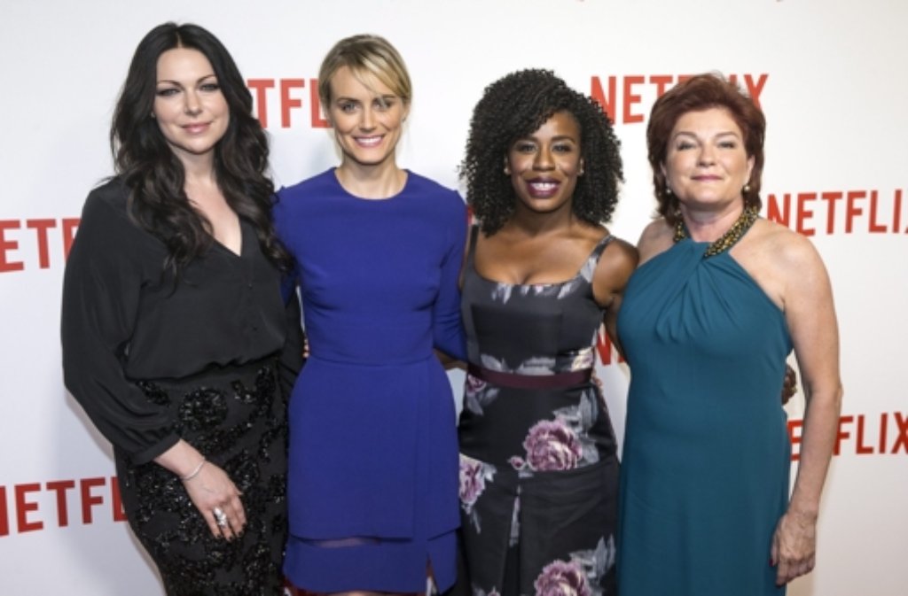 Laura Prepon, Taylor Schilling, Uzo Aduba and Kate Mulgrew (von links) bei der Netflix-Party in Paris.