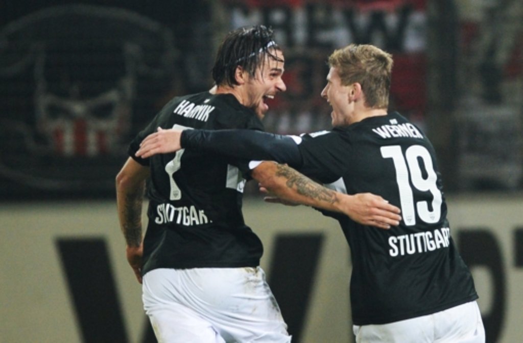 Martin Harnik (links) und Timo Werner schießen den VfB Stuttgart beim SC Freiburg zum Sieg.