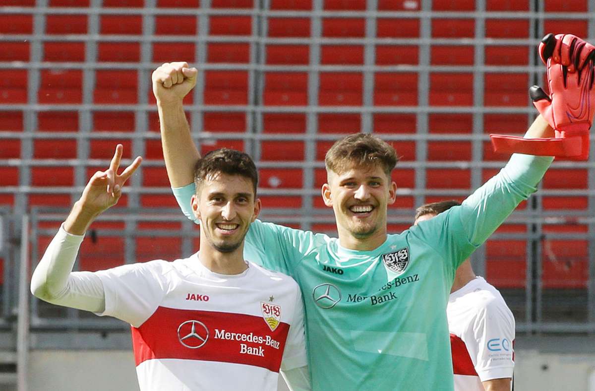 Gregor Kobel (rechts) wird wohl auch im letzten Spiel gesetzt sein. Ob er auch noch nächste Saison das VfB-Tür hüten wird, ist offen.