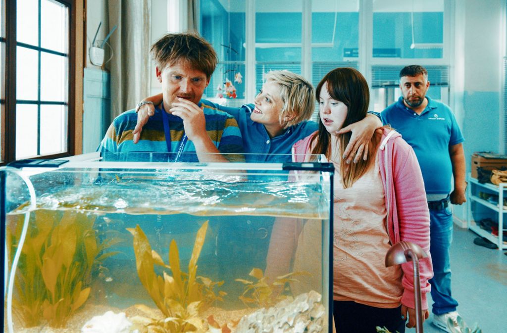Schauspielerin Luisa Wöllisch spielt ihre Rolle in „Die Goldfische“ mit viel Humor. Foto: Sony Pictures/dpa