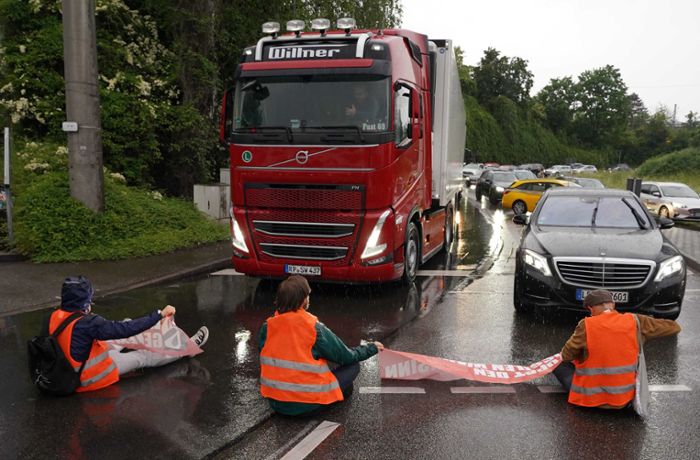 Nach Blockaden auf der B 10: Klimaaktivisten lehnen Angebot der Stadt Stuttgart ab