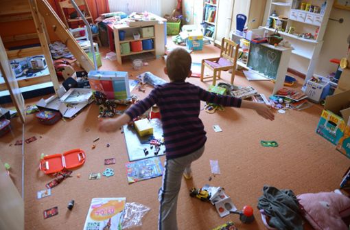 Ob Boden, Möbel oder Wandfarben: Viele Baustoffe können ausdünsten. Mit der richtigen Materialauswahl lässt sich die Schadstoffbelastung im Kinderzimmer gering halten. Foto: dpa-Zentralbild