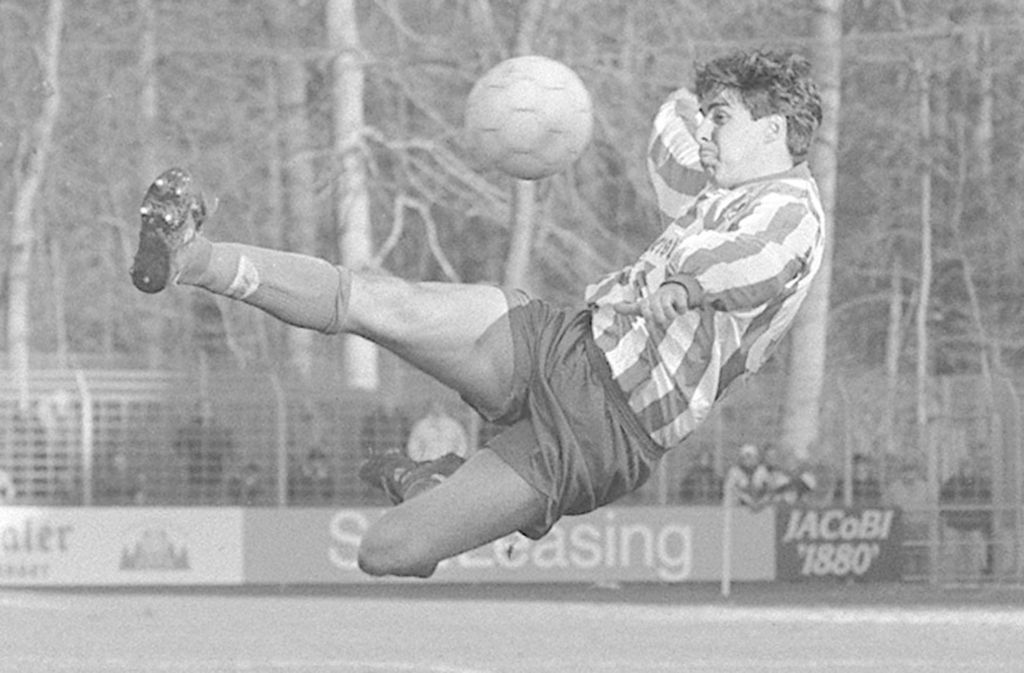 Gute Haltungsnoten: Zoltan Sebescen im Dress der Stuttgarter Kickers, bei denen er 1994/95 den Sprung in die erste Mannschaft schaffte.