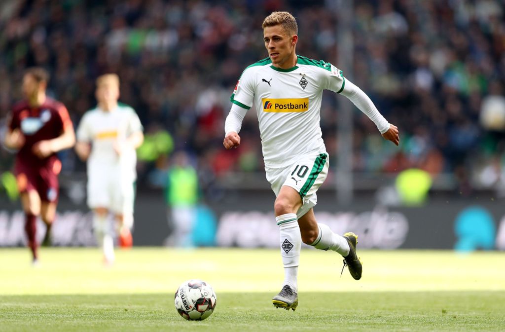 Borussia Dortmund: Aus Gladbach wechselt Thorgan Hazard zu Borussia Dortmund – für 25,5 Millionen Euro. Auch er unterschrieb bis 2024.