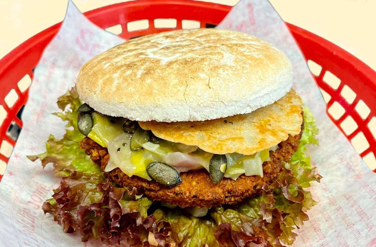 Das „The Ladies Diner“ bietet immer wechselnde Burger-Spezials an – derzeit mit veganem Eiersalat.