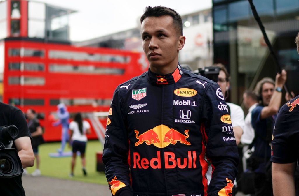 Alexander Albon: Der in London aufgewachsene Thailänder hat seit seinem Debüt bei Red Bull im vergangenen Jahr sehr ordentliche Leistungen abgeliefert – in dieser Saison möchte der 23-Jährige nicht nur im Schatten seines Teamkollegen fahren. Auch nicht für ein Salär von etwas mehr als einer Million Euro.