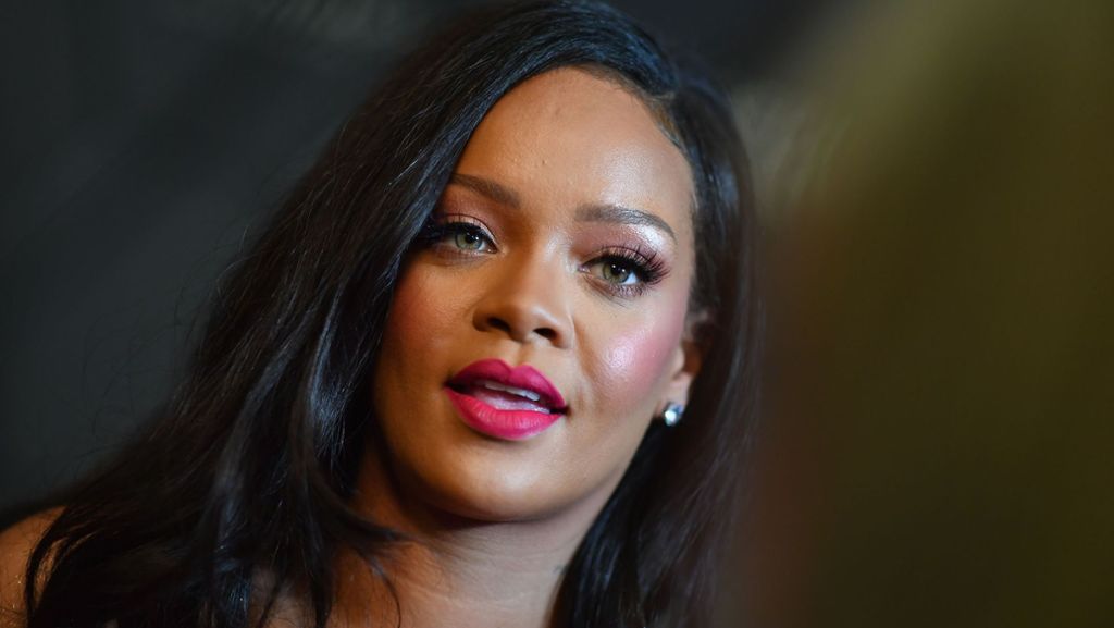 Sängerin Rihanna bittet Angela Merkel um Hilfe: Rihanna fordert Unterstützung für Kinder von der Bundeskanzlerin