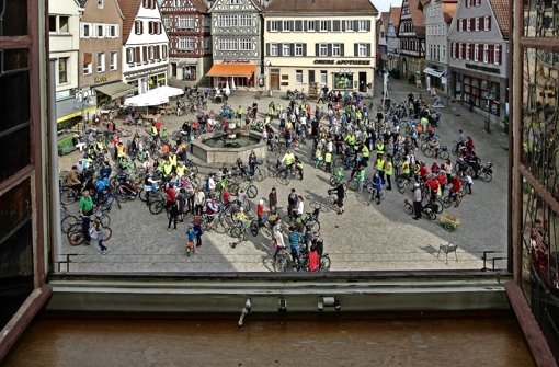 Großes Klingeln auf dem Vaihinger Marktplatz. Die Mehrheit des Gemeinderats ließ sich davon aber nicht beeindrucken. Foto: factum/Bach