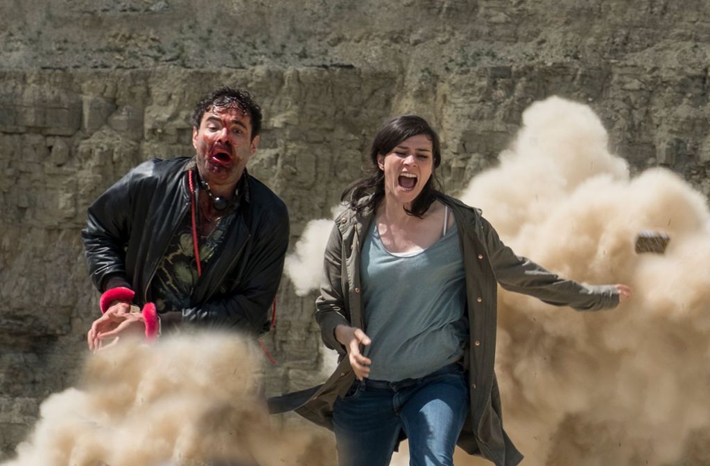 Kira Dorn (Nora Tschirner) und Fritte (Andreas Döhler) fliehen vor der Explosion.