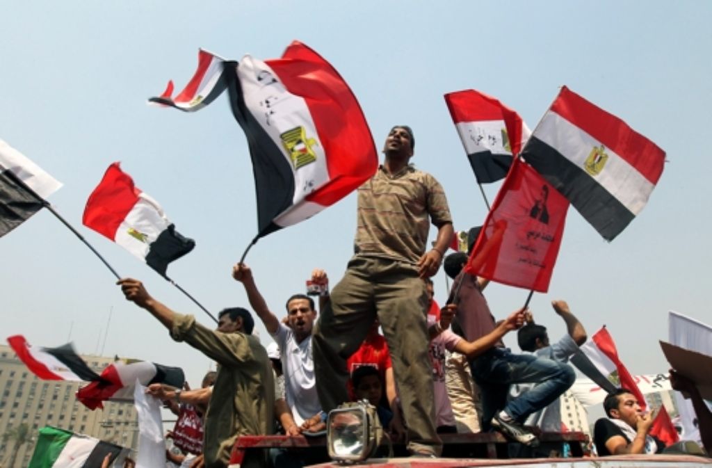 Zuvor war Mursi Vorsitzender der Freiheits- und Gerechtigkeitspartei, die von der Muslimbruderschaft nach der Revolution in Ägypten 2011 gegründet worden war.